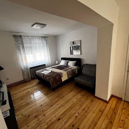Apartmani Kacara Sremski Karlovci Exterior photo